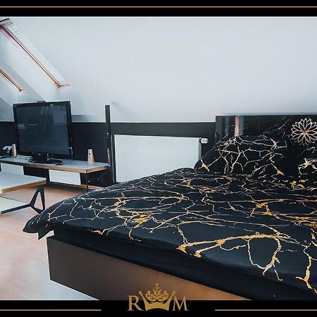 Rm Luxury Apartment In Prague • 6 People • Free Parking • Pets Екстер'єр фото